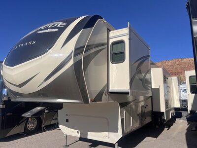 2021 Grand Design Solitude 3740BH