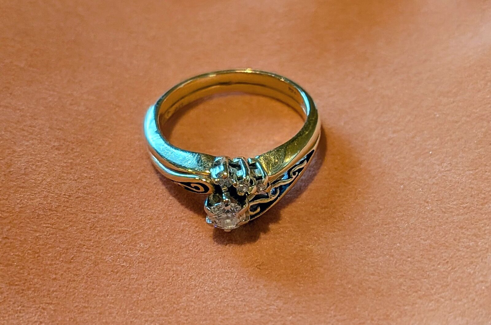 wedding ring diamond gold