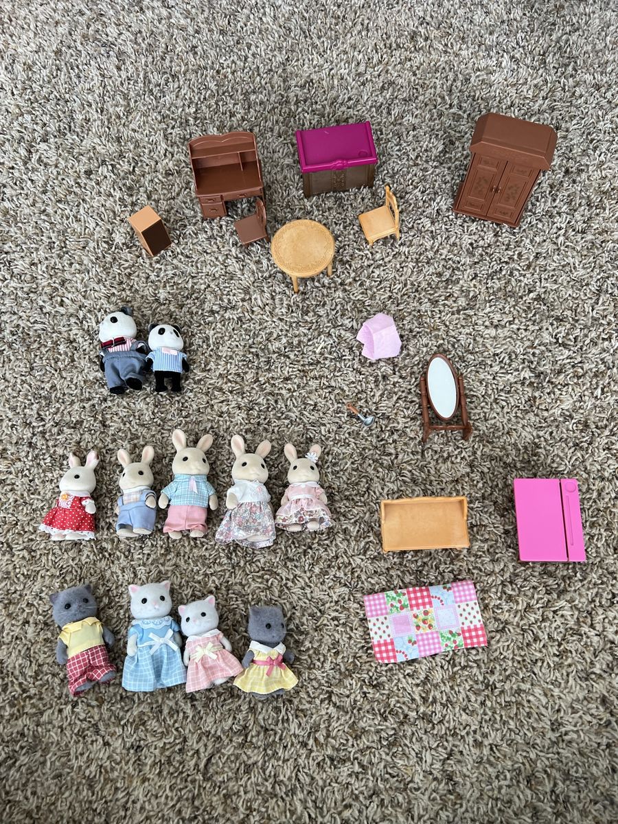 Calico Critters Familes And Accessories