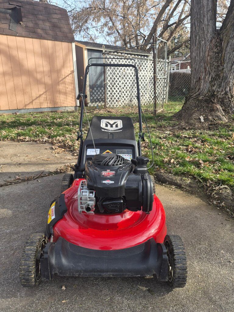 21" Yard Machine Lawn Mower