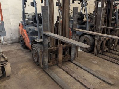2014 Toyota 8FGU32 Forklift – $6,500 (As-Is)