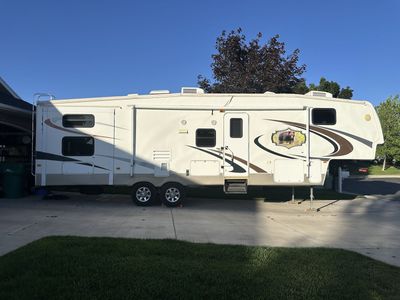 2009 Montana Mountaineer 345DBQ Bunk House