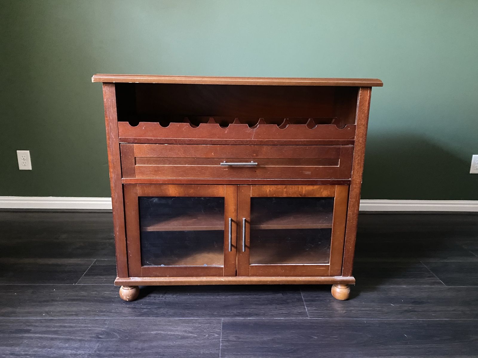 Wine cabinet