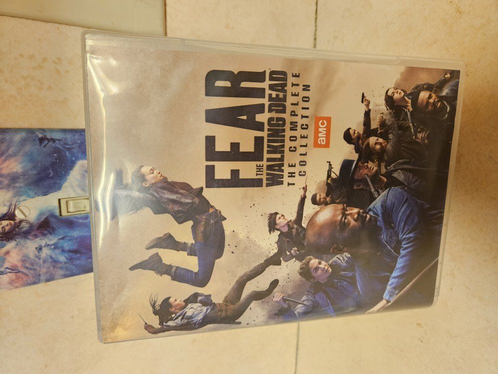 FEAR OF THE WALKING DEAD, BREAKING BAD