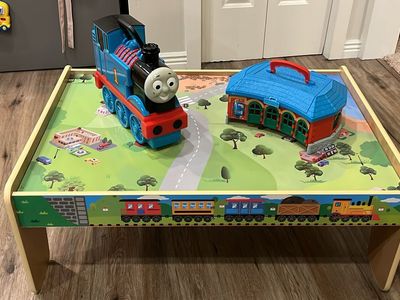 Train table with train organizers