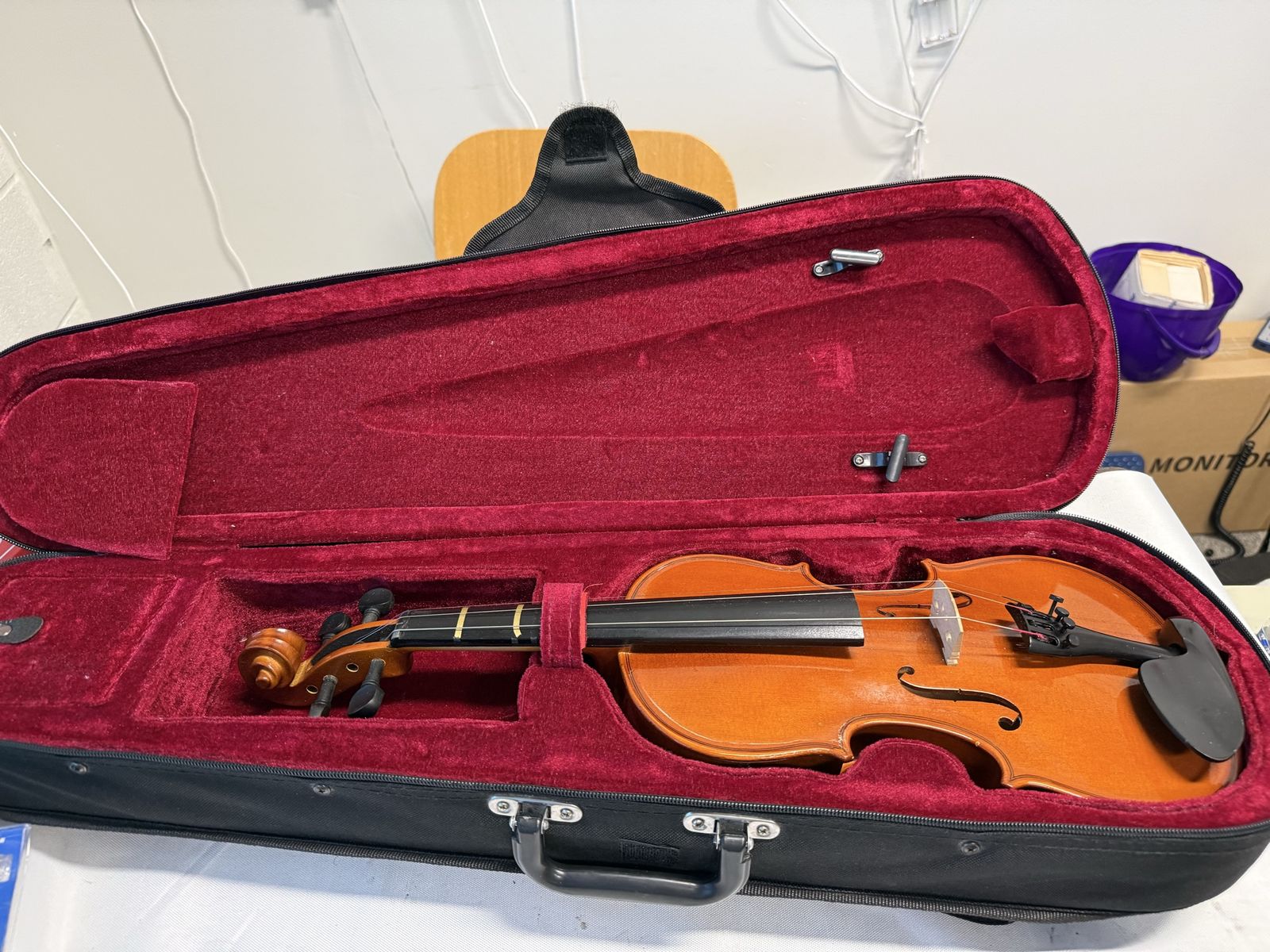 MISSING BOW - Mendini MV200 1/2 Violin - Needs 1 String