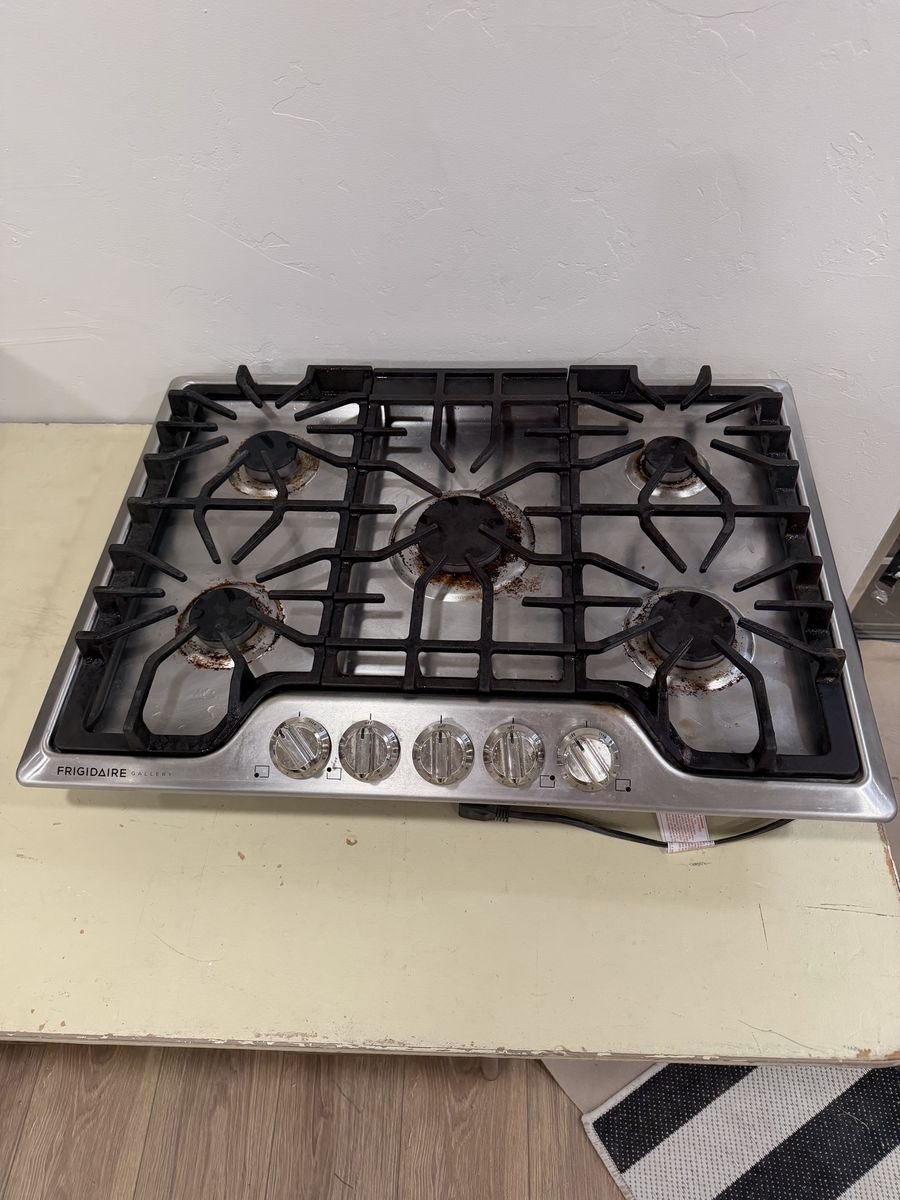 Frigidaire Gallery 5-Burner Stainless Steel Gas Cooktop
