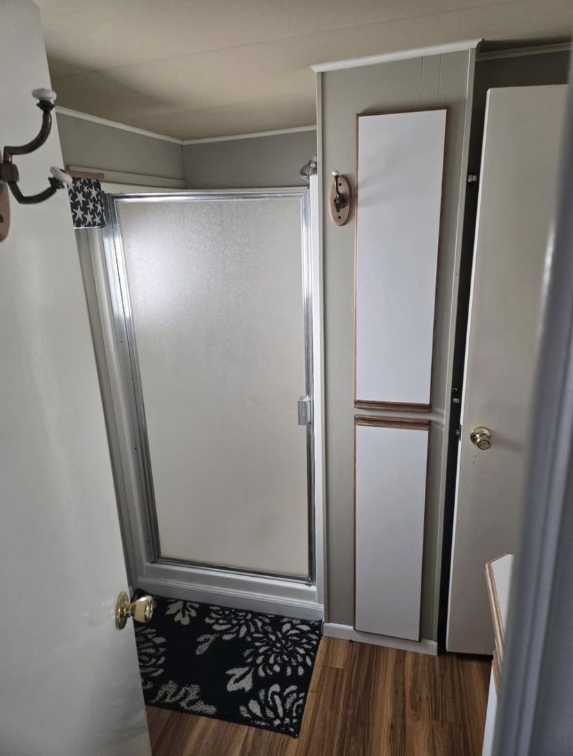 Main image 6
