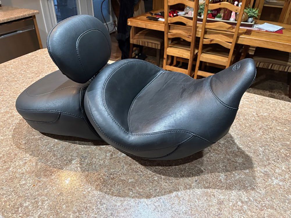 Mustang Super Touring Smooth With Rider Backrest