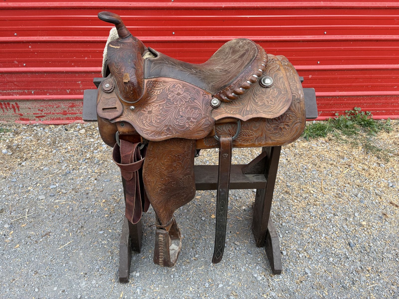 Tooled western saddle 15” seat