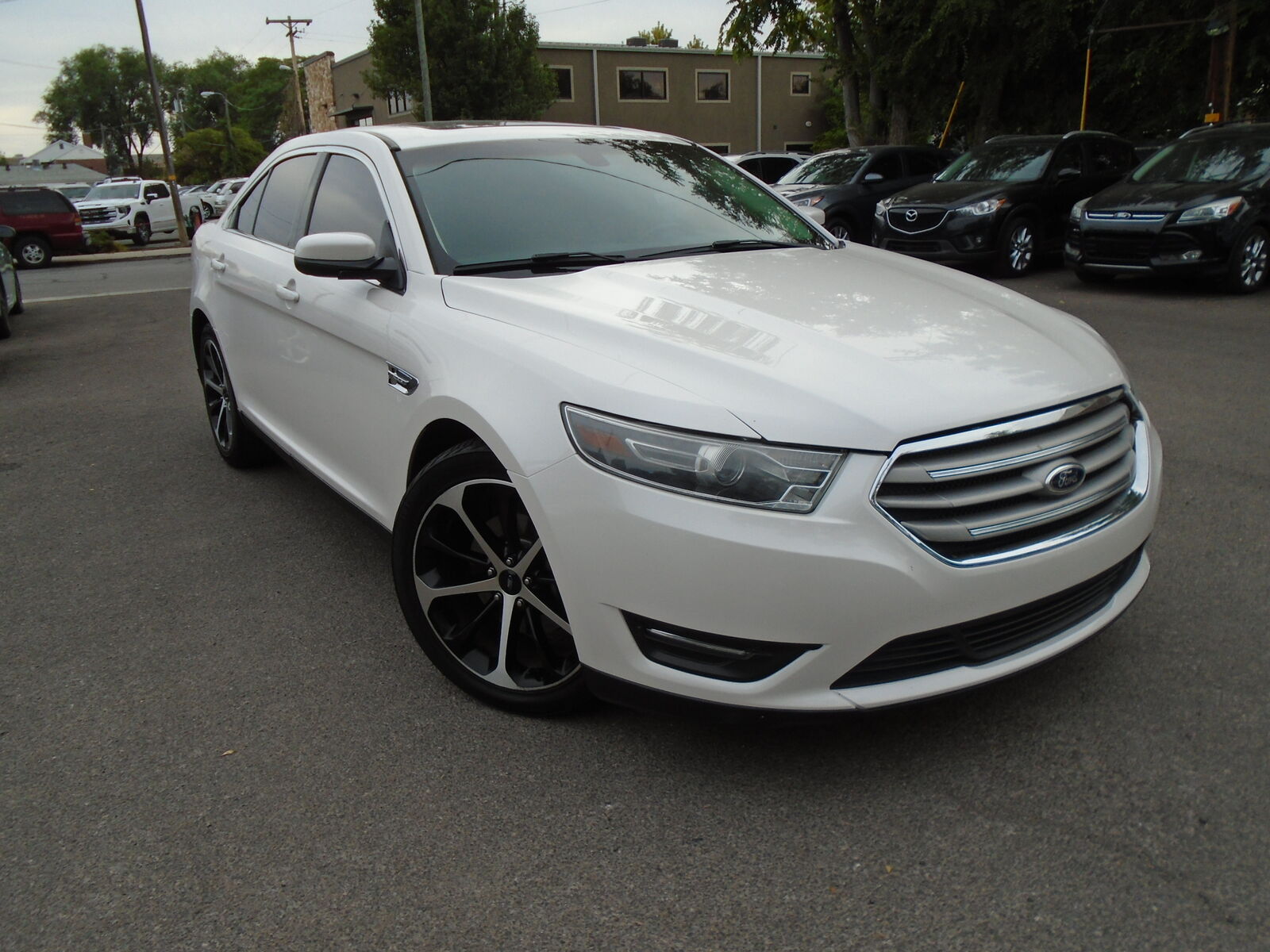 2015 Ford Taurus SEL