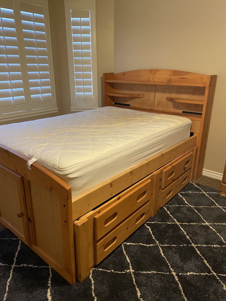 Full size bed