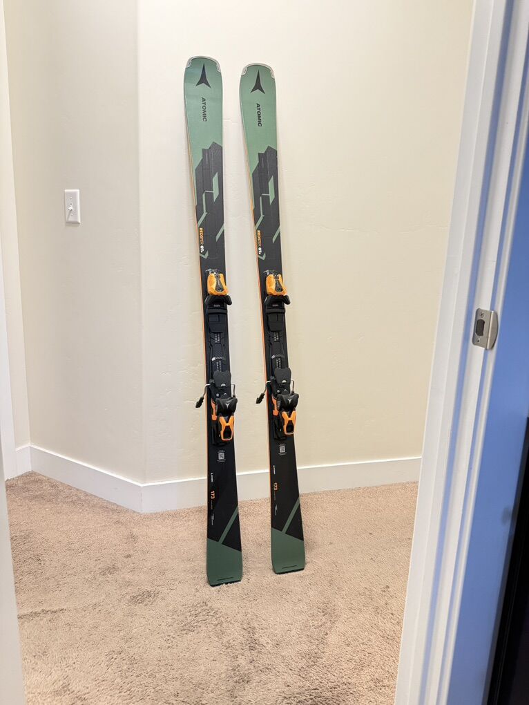 2025/26 ATOMIC Q 7.8 REDSTER Carving Ski