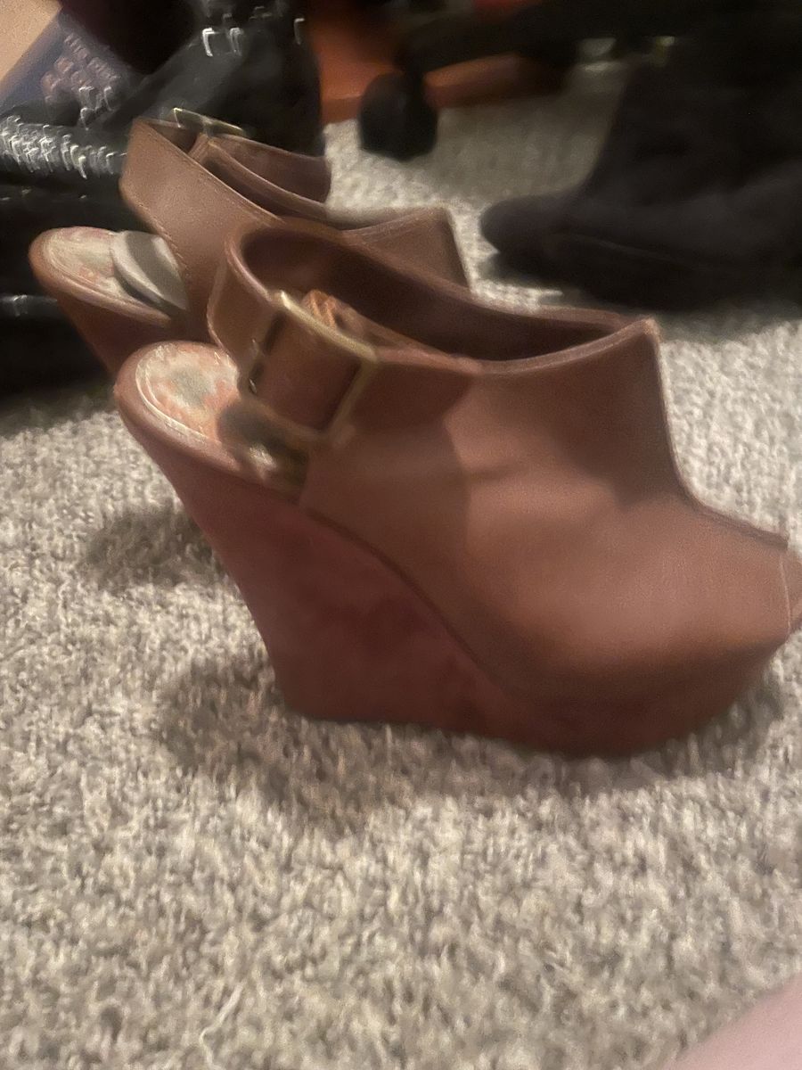 Women’s wedge shoes