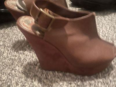 Women’s wedge shoes