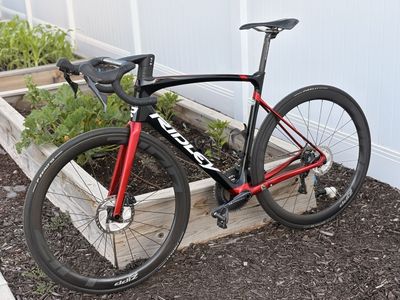 Ridley Fenix SLiC Endurance/Aero Road Bike with Full Ultegra Build and Upgraded ZIPP Aero Wheels