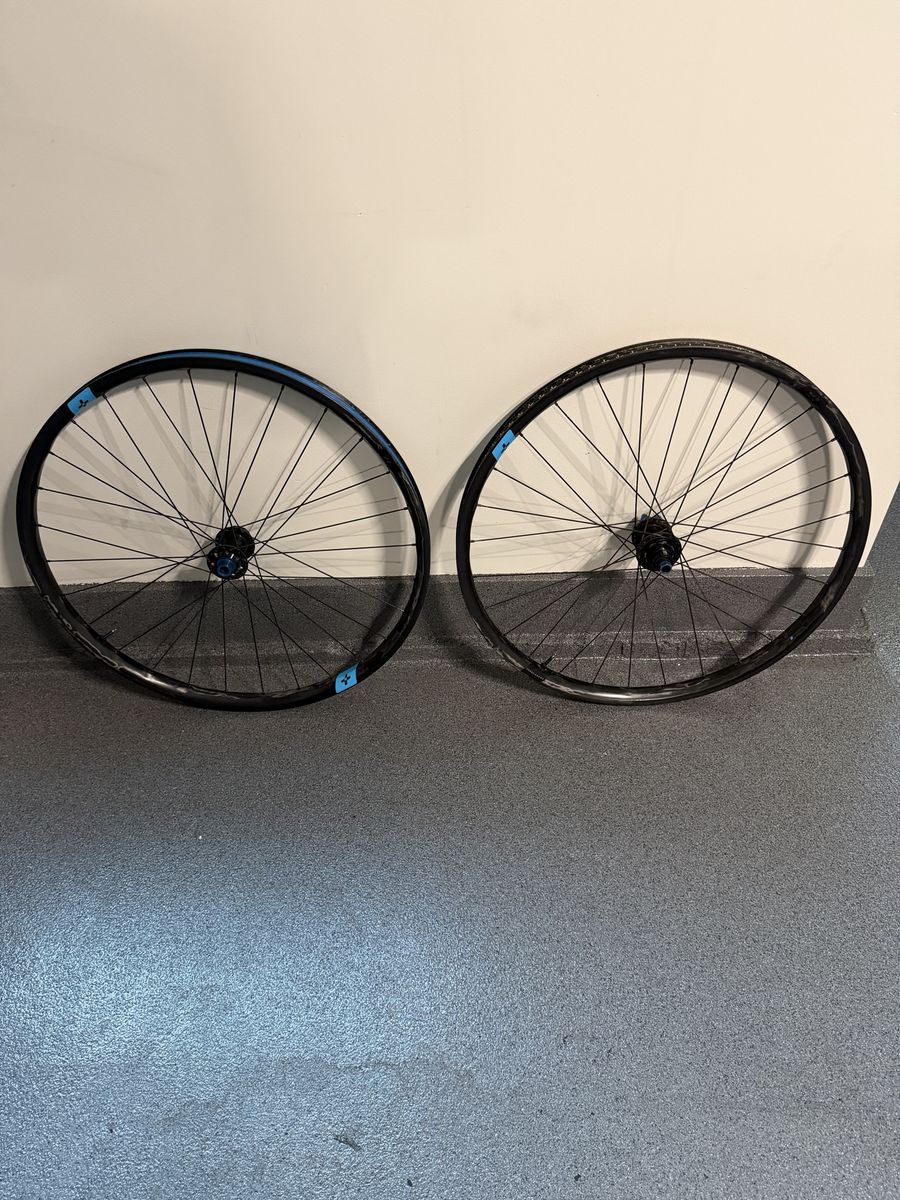 Forge+Bond 30 AM Carbon Wheelset – Project321 Hubs - Excellent Condition