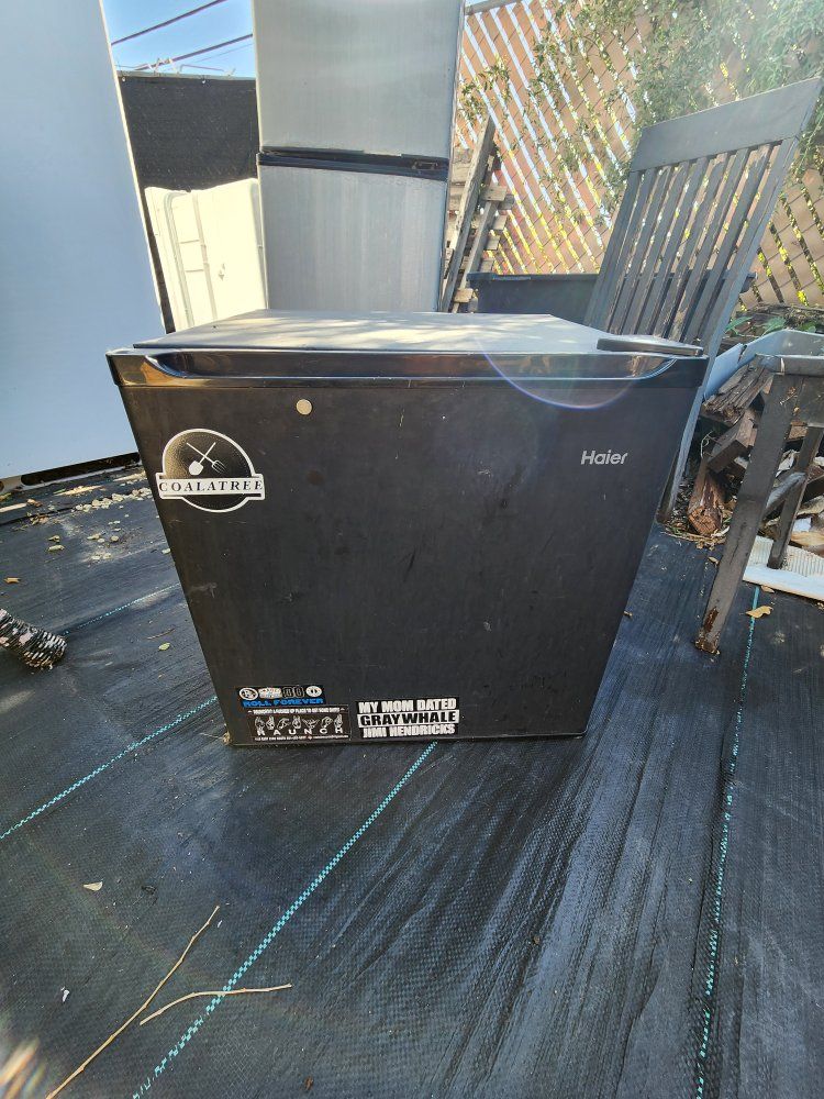 Haier Mini Fridge