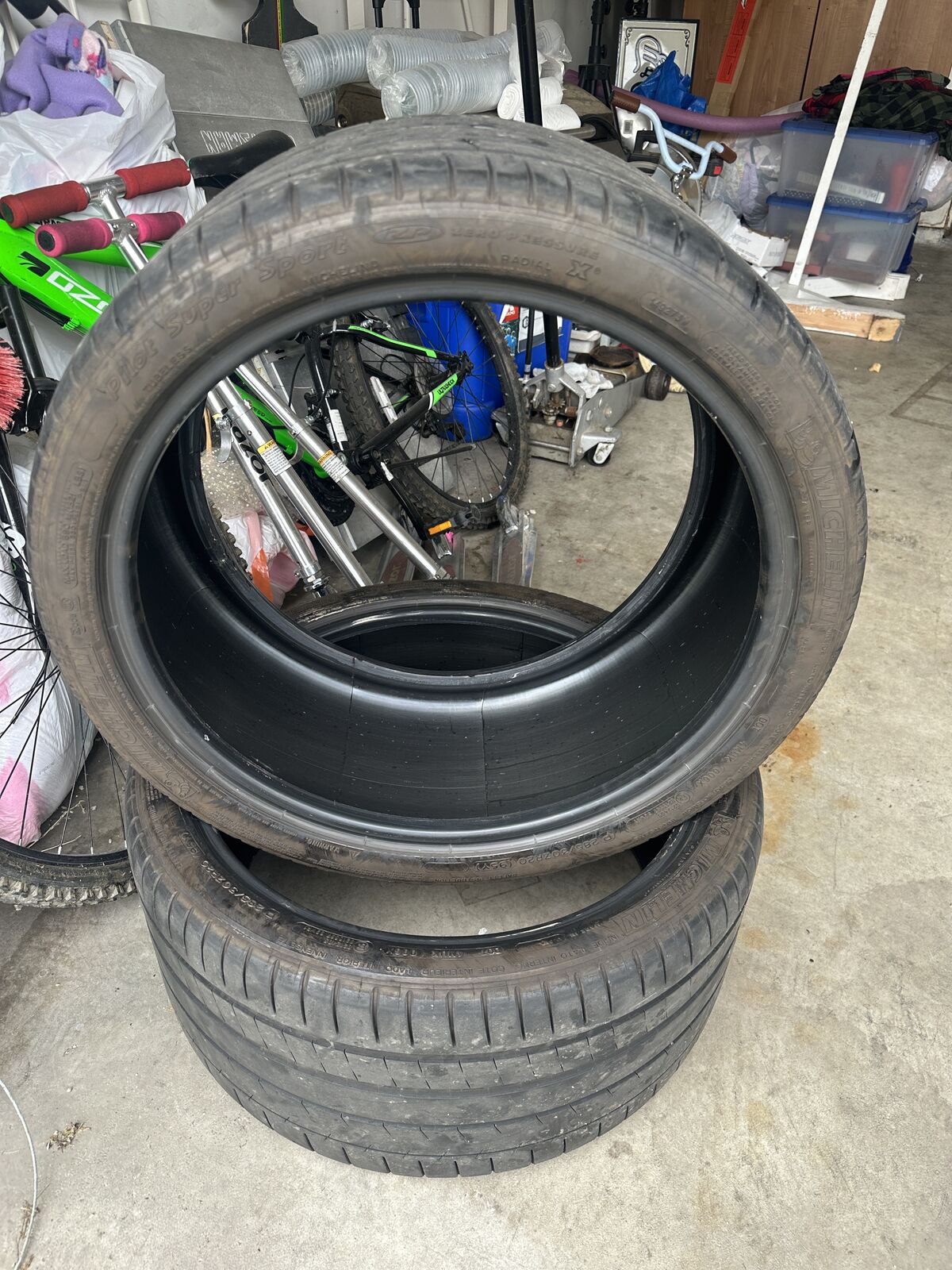 Michelin super sports 2X 285/30ZR20’s