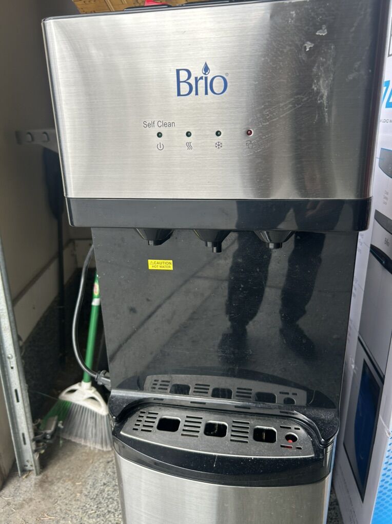 Brio water dispenser
