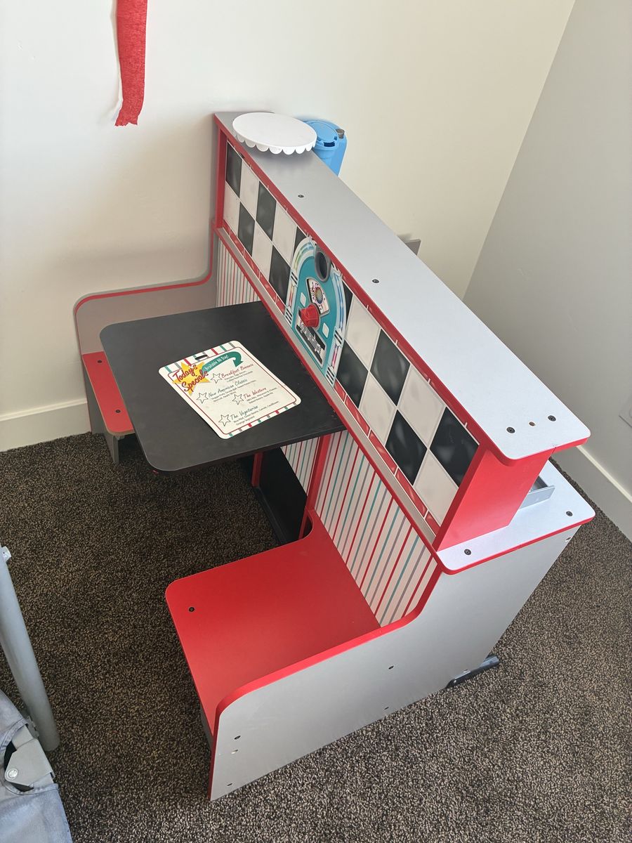 Melissa and Doug- Deluxe Star Diner Restaurant-Retro Diner & Kitchen Playset