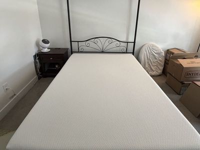 Yaheetech Queen Canopy Bed Frame & Molblly Queen Mattress - Excellent Condition, Non-Smoking Home