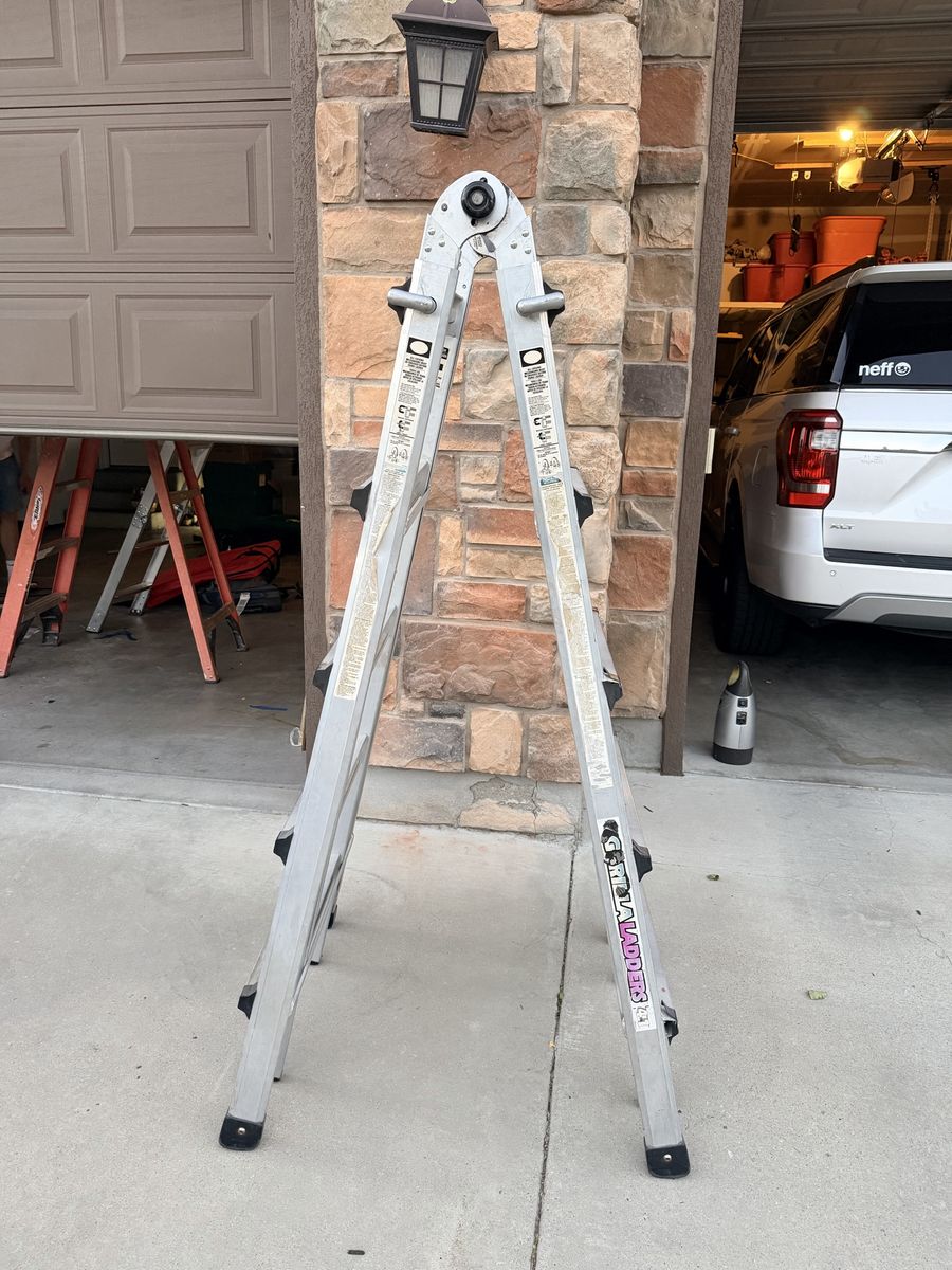 Gorilla Ladders 4-in-1 Multi-Position Ladder – Extends to 22 Feet