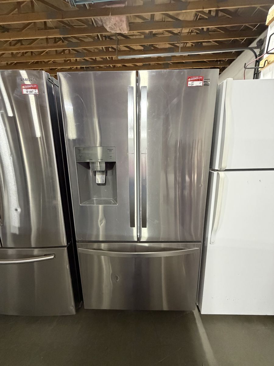 NICE CONDITION KENMORE FRENCH DOOR FRIDGE - HURRY!