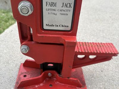 48" Farm Jack - 7000lb Lifting Capacity - Heavy Duty Off-Road Recovery Jack