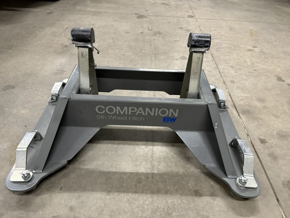 B&W Companion Fifth Wheel Hitch Base