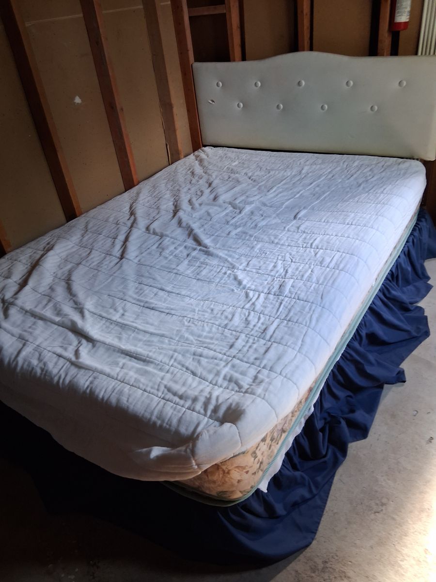 Full sized bed