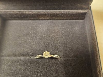 Agvana Solitaire Diamond Twist Ring in Original Box
