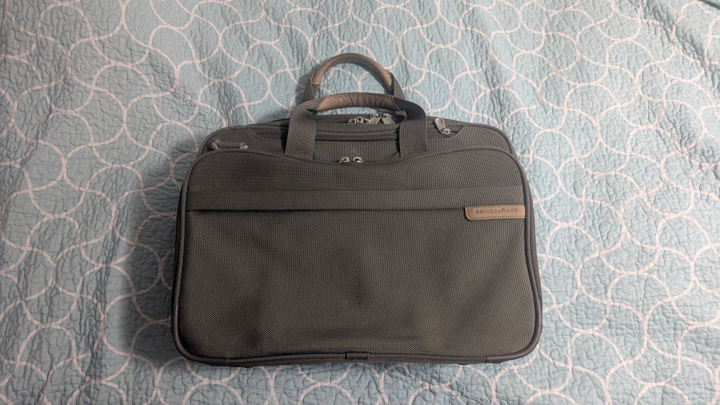 Briggs & Riley Large Expandable Brief Soft Case