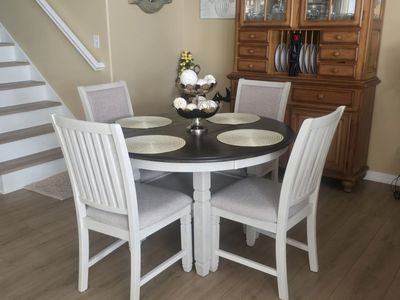 Dining table for sale