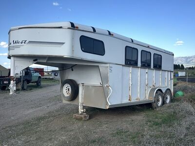 1999 Trails West 3 Horse