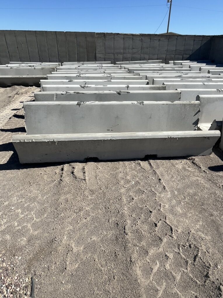 cattle feeders/cattle bunks