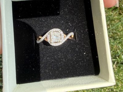 Princess Cut Diamond Halo Engagement Ring with Twist Band