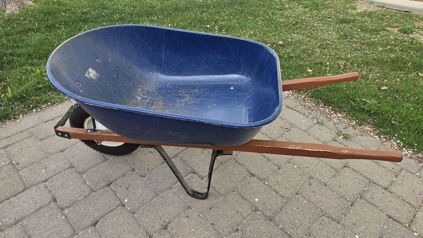 Wheel barrow