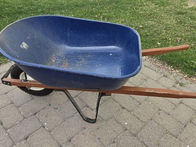 Wheel barrow