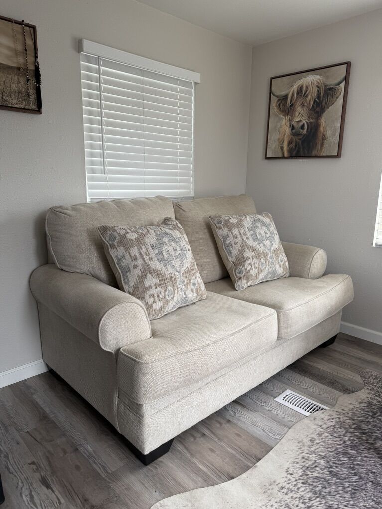 USED LIKE NEW COUCH FOR SALE