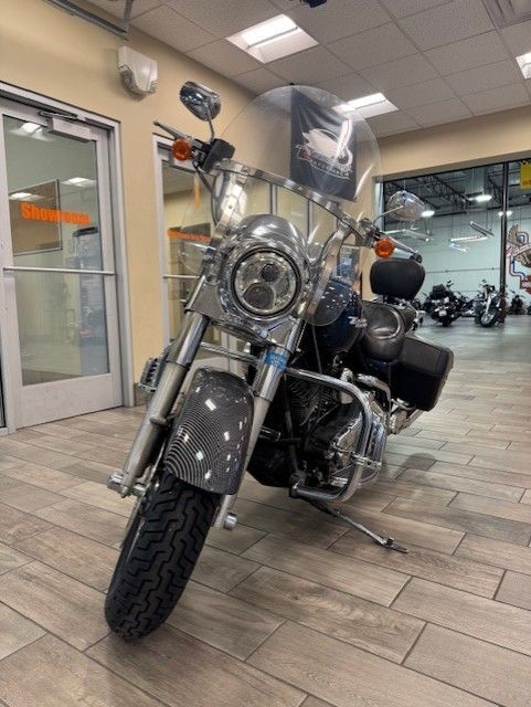 Harley-Davidson 2004 FLHRS/FLHRSI Road King Custom