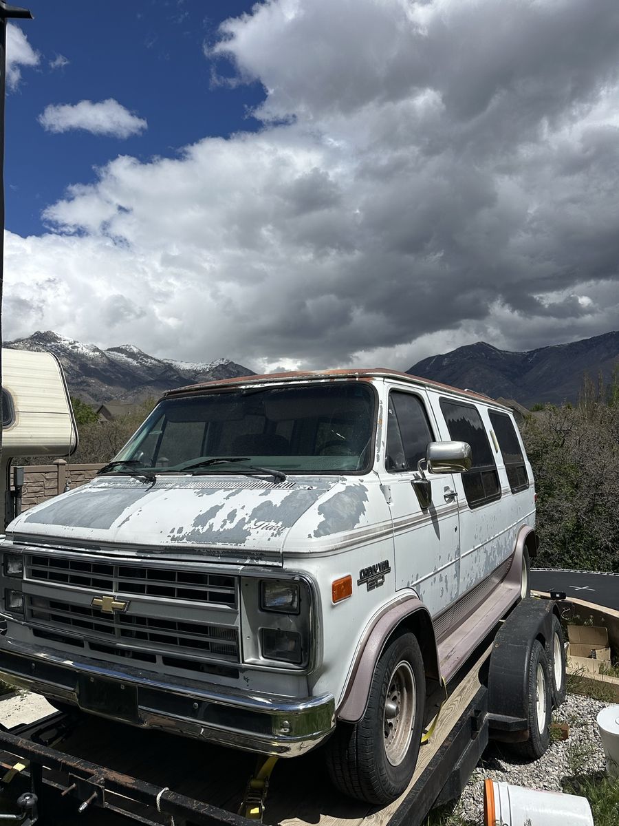 1989 CHEVROLET CARGO VAN