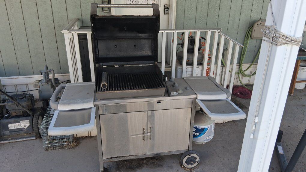 Weber Genesis Platinum Stainless Steel Grill