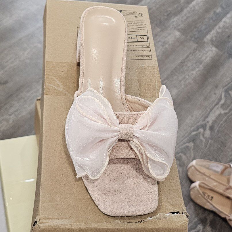 New Pink Suade Heels Size 36.