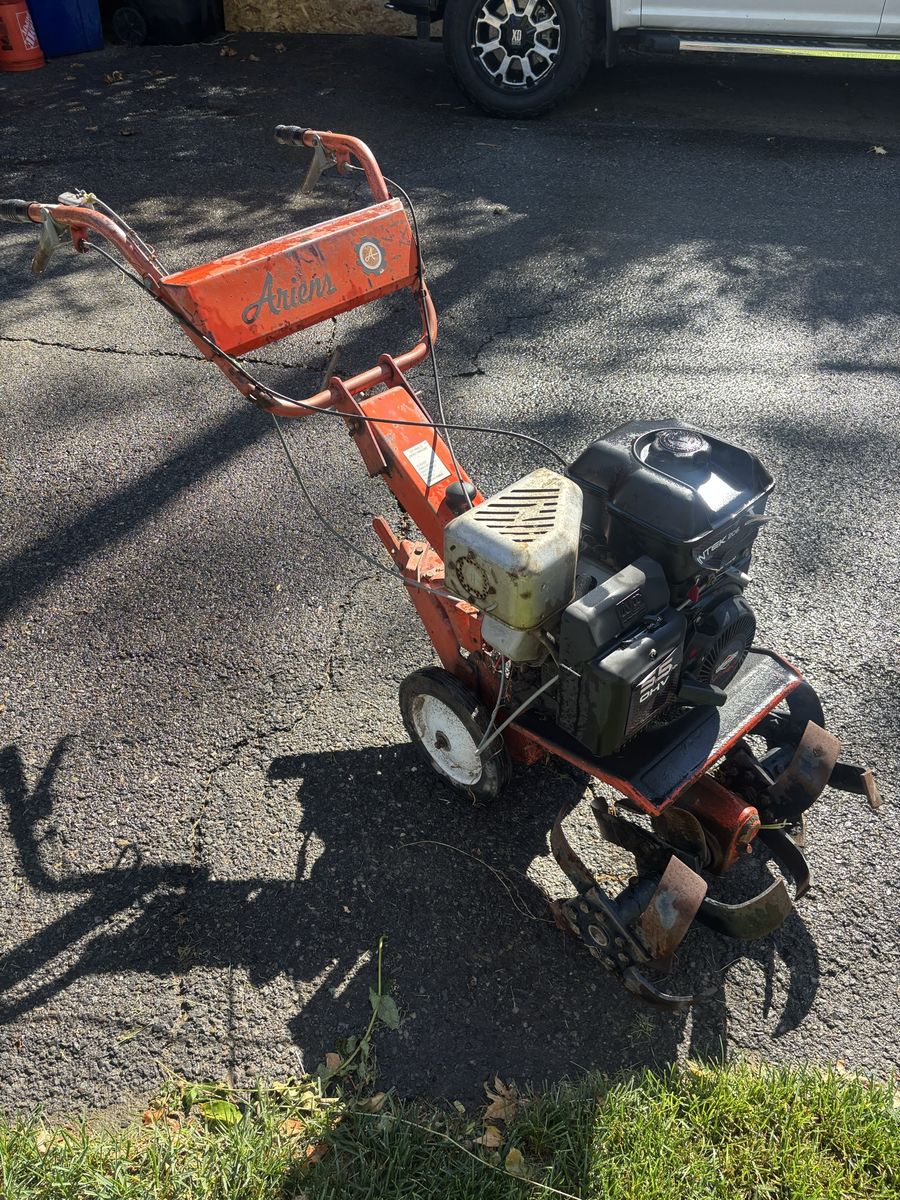 Ariens Front-Tine Tiller with 5.5 HP Briggs & Stratton Intek Engine