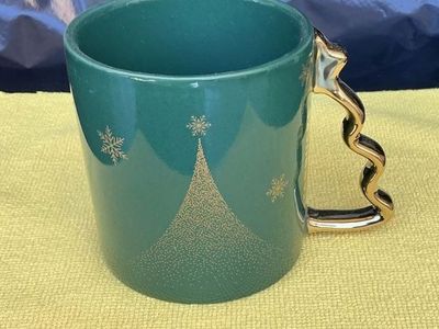 Starbucks 2025 Green Christmas Tree Mug 12 fl. oz. Gold Tree Handle
