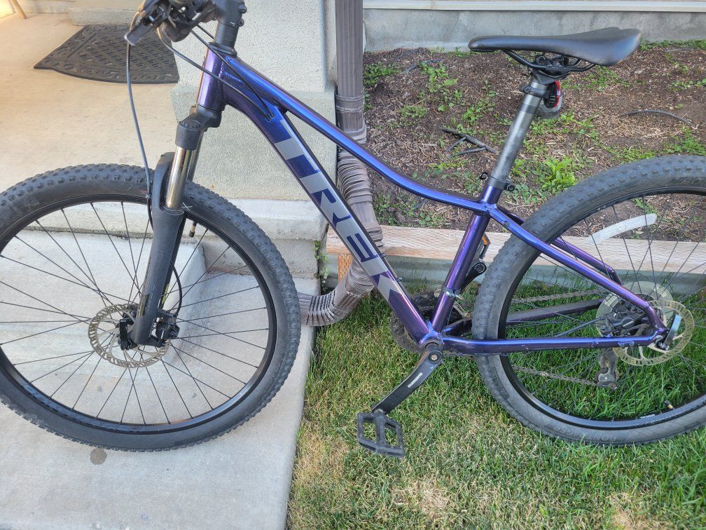 Trek Marlin 5 Mountain Bike