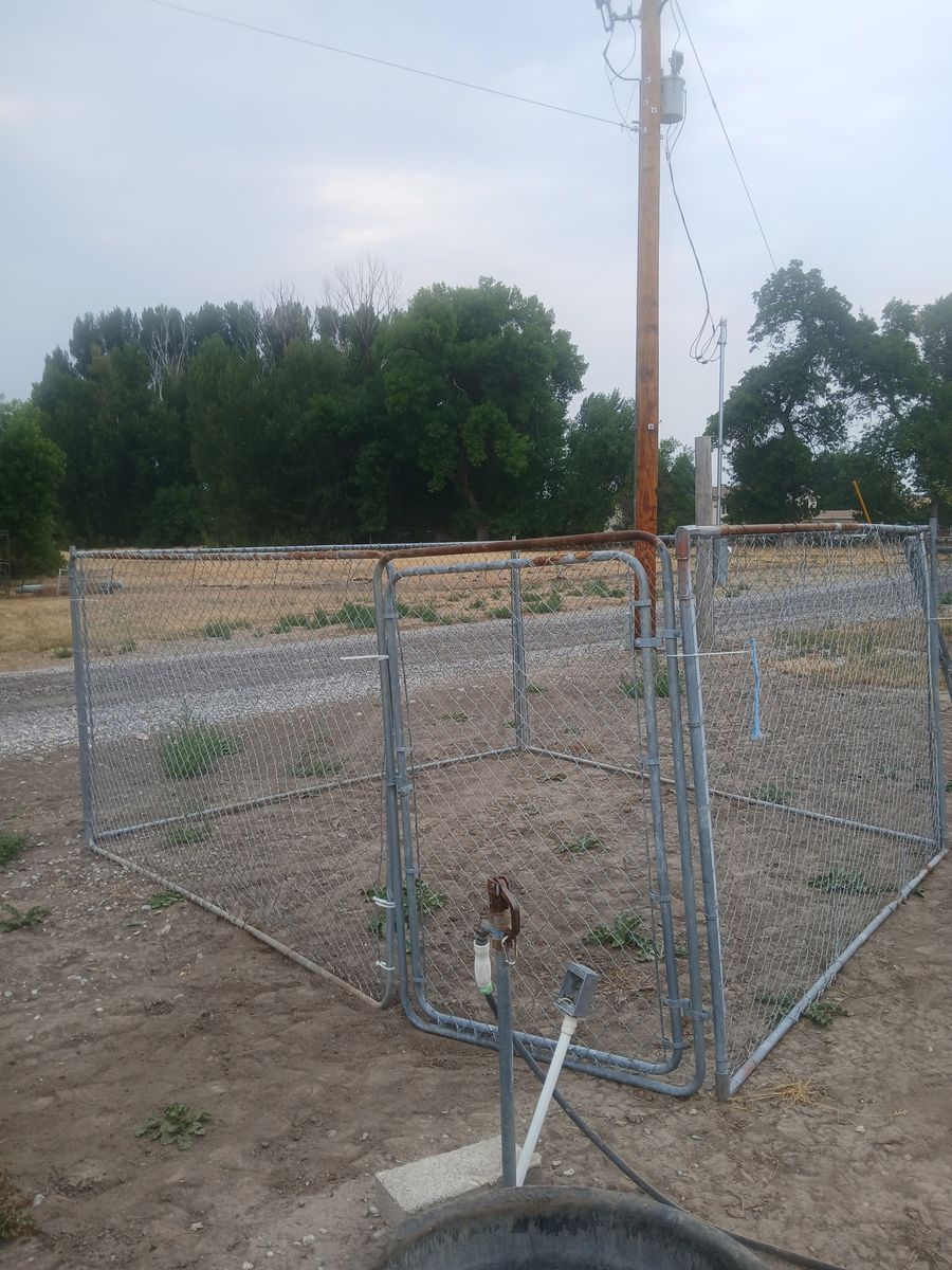 Dog kennel 6 foot with gates