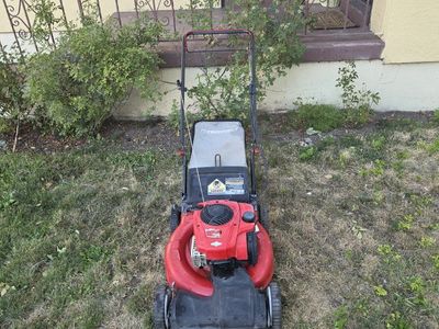 Troy-Bilt Gas self propelled Lawn Mower with Grass Bag