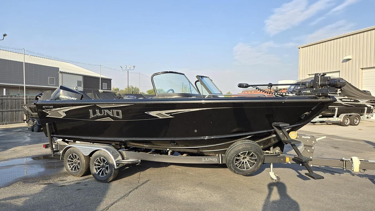 2025 Lund 2075 Tyee Sport